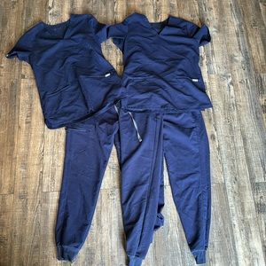 Figs Scrubs bundle size small